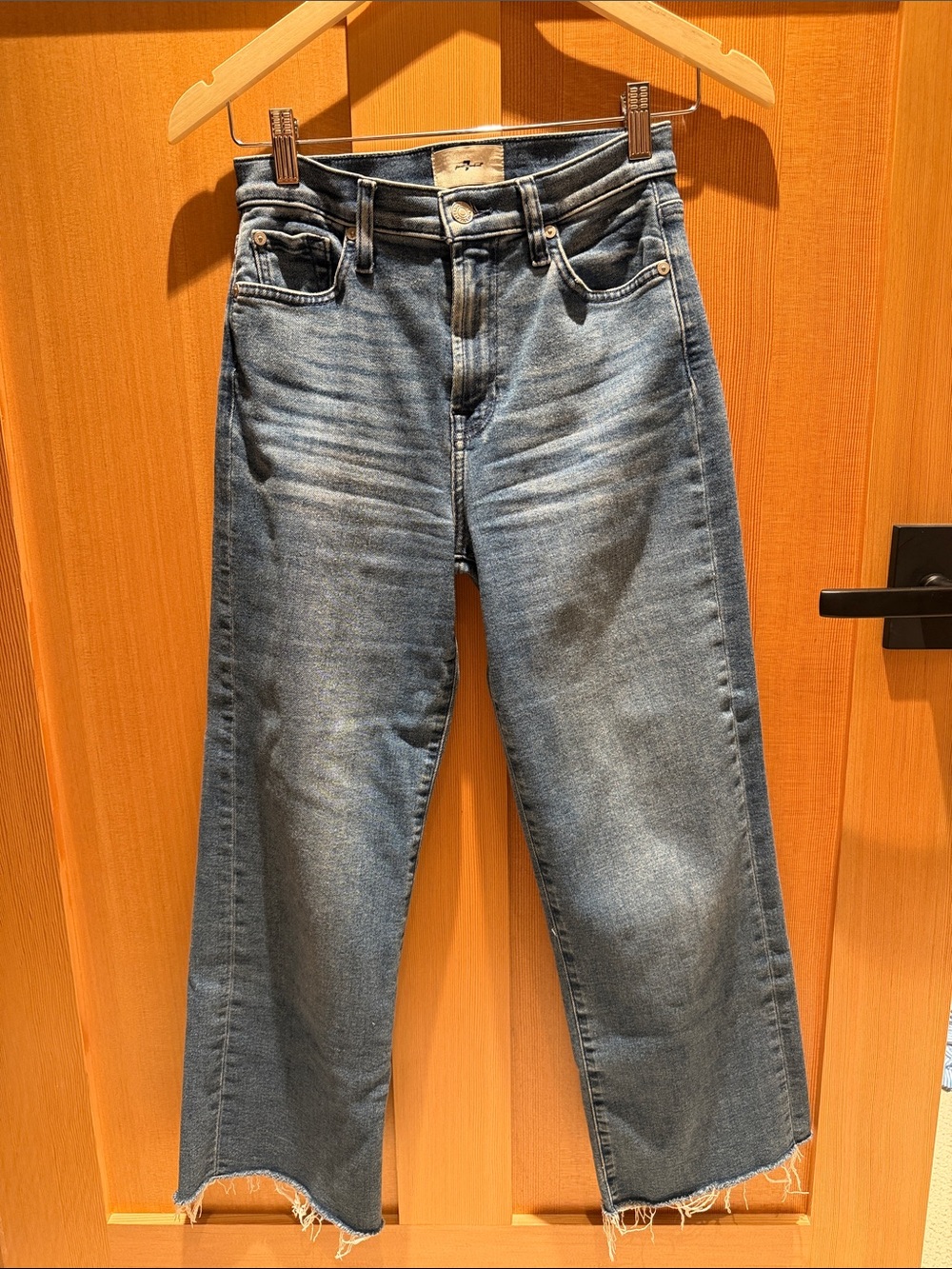 7 For All Mankind Distressed Cropped Straight Jeans - Cropped Alexa Size 26